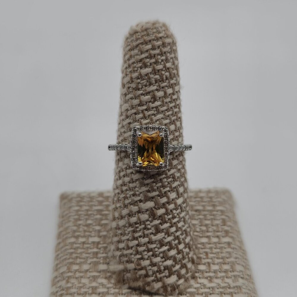 Size 6.5 Sterling Silver Yellow Cubic Zirconia Gem Ring A3004